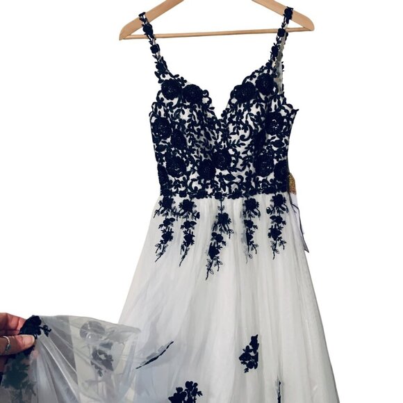 Say Yes to PROM WH Dress BLK Floral Lace Applique Open Back Straps Tulle Skirt 8 - Picture 4 of 16